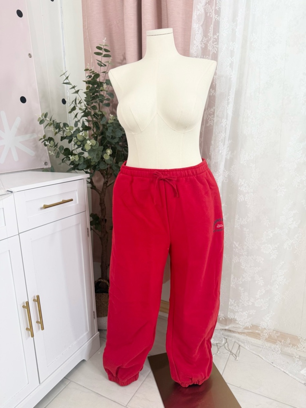 American Eagle the summer I turned pretty Classic Women’s Red Sweatpants BIN#3